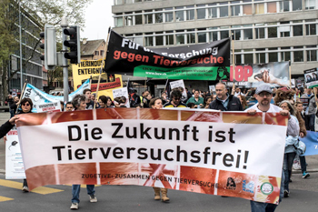 Demonstration in Zürich - Die Zukunft ist tierversuchsfrei!